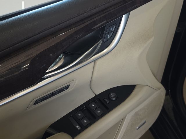 Used 2013 Cadillac XTS Luxury FWD image 11