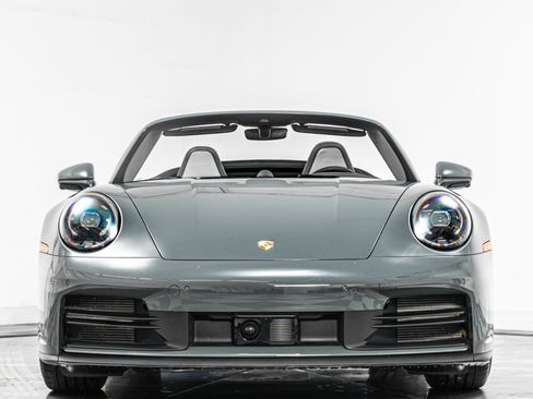Used 2025 Porsche 911 Carrera RWD image 4