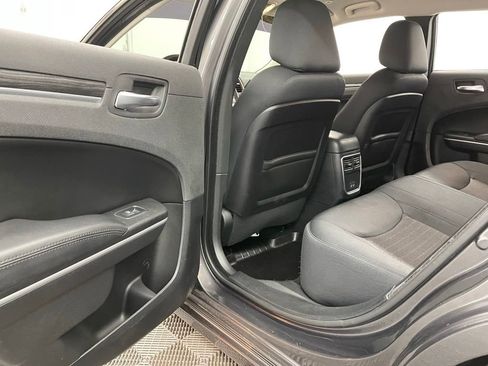 Used 2019 Chrysler 300 Touring w/ Sport Appearance Package RWD image 33