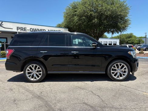 Used 2018 Ford Expedition Limited w/ Equipment Group 302A RWD image 2