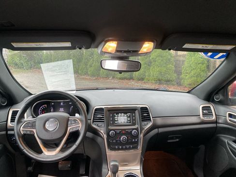 Used 2017 Jeep Grand Cherokee Laredo w/ Quick Order Package 23E image 16