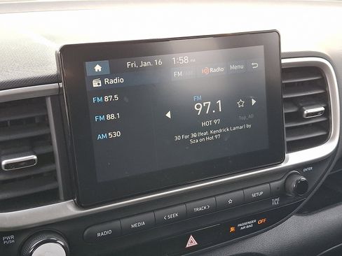 Certified 2023 Hyundai Venue SE image 17