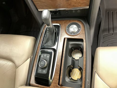 Used 2022 Nissan Armada SL w/ Captain's Chairs Package RWD image 14