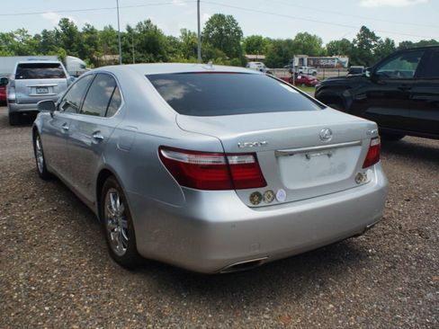 Used 2007 Lexus LS 460 RWD image 3