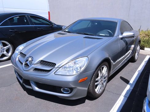 Used 2009 Mercedes-Benz SLK 300 image 2