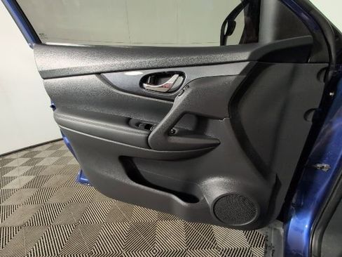 Used 2017 Nissan Rogue S image 20