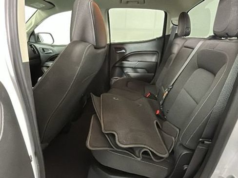 Used 2022 Chevrolet Colorado LT RWD image 25