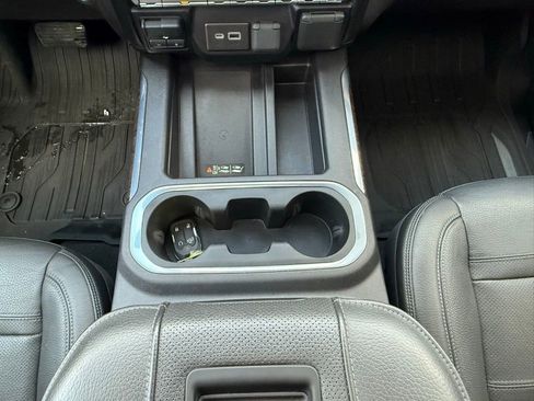 Used 2022 GMC Sierra 1500 Denali w/ Denali Premium Package image 13