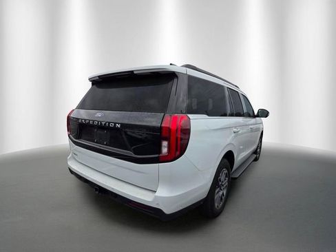Used 2025 Ford Expedition Active AWD/4WD image 4
