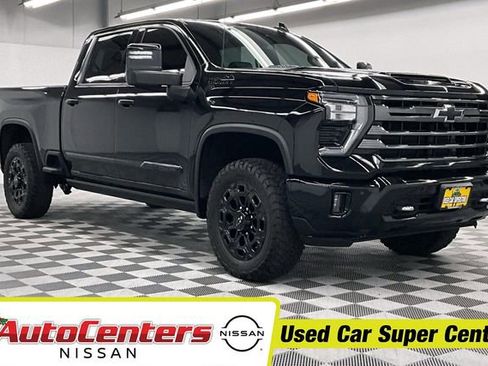 Used 2024 Chevrolet Silverado 2500 High Country w/ High Country Premium Package AWD/4WD image 1
