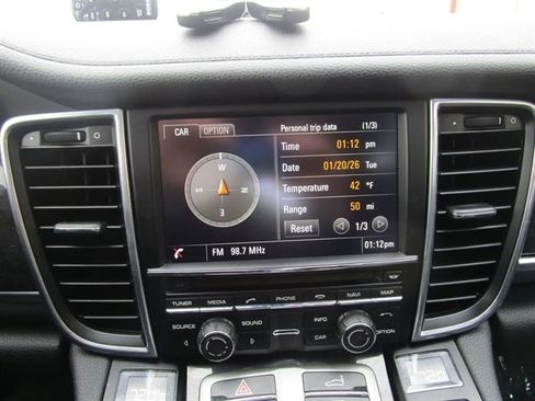 Used 2014 Porsche Panamera S image 12