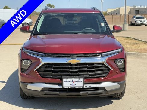 Used 2025 Chevrolet TrailBlazer LT AWD/4WD image 9
