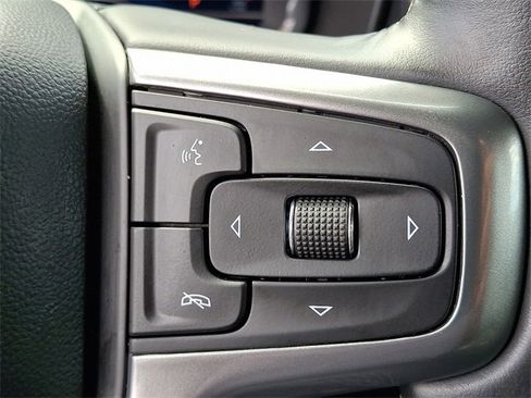 Used 2024 Chevrolet Suburban Premier image 19