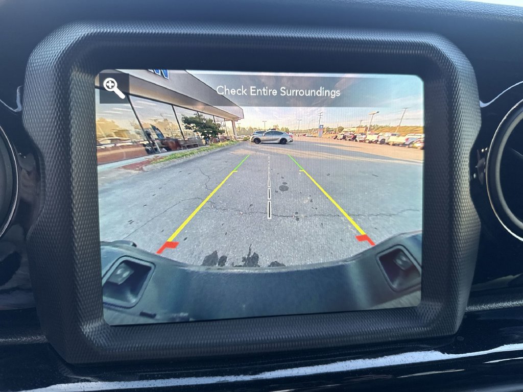 Used 2021 Jeep Gladiator Sport AWD/4WD image 14