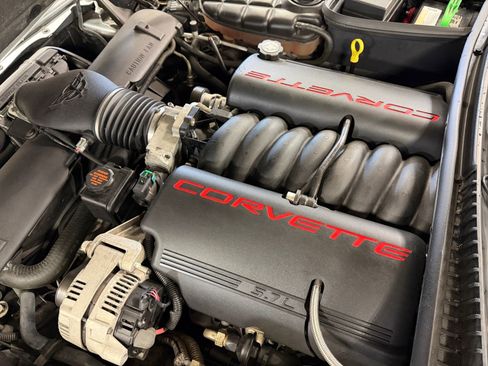 Used 2000 Chevrolet Corvette Convertible w/ Memory Pkg RWD image 45