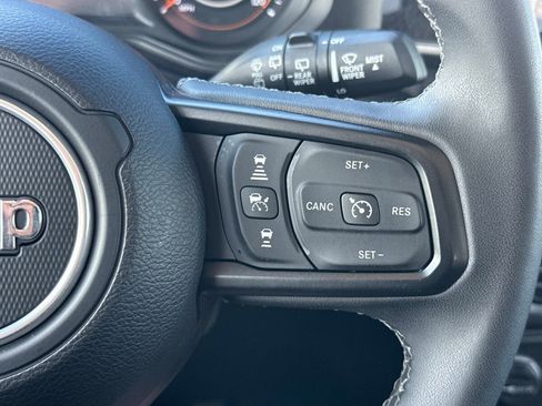 Used 2025 Jeep Wrangler Unlimited Sport AWD/4WD image 30