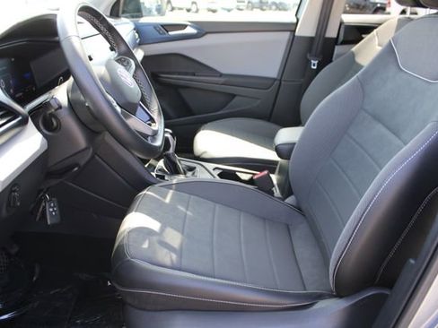 Used 2023 Volkswagen Taos SE AWD/4WD image 33