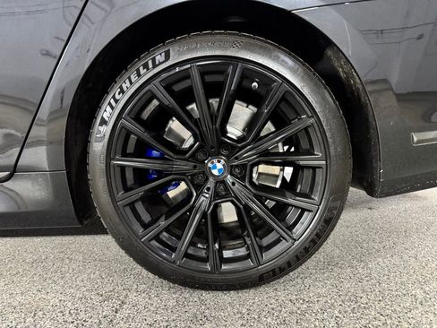 Used 2021 BMW 750i xDrive w/ Executive Package AWD/4WD image 17