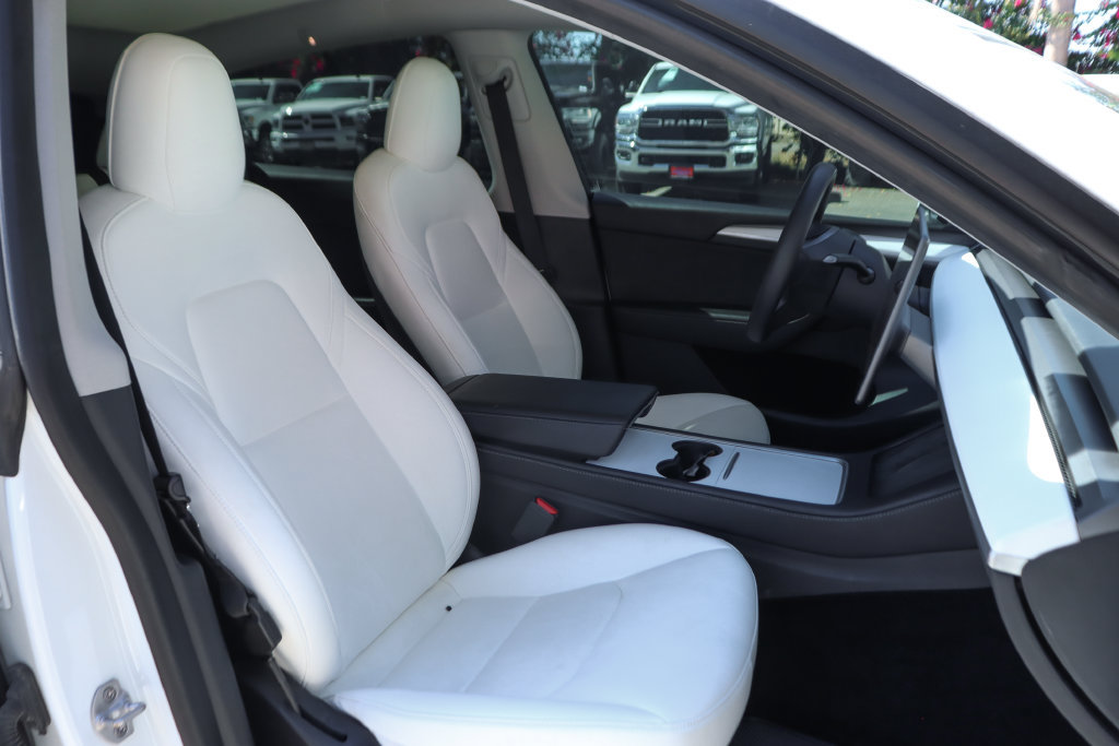 Used 2023 Tesla Model Y Performance AWD/4WD image 37