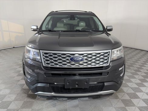 Certified 2017 Ford Explorer Platinum image 2