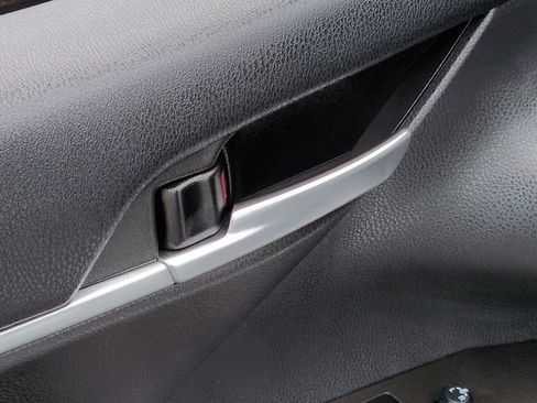 Used 2024 Toyota Camry SE w/ Convenience Package image 13