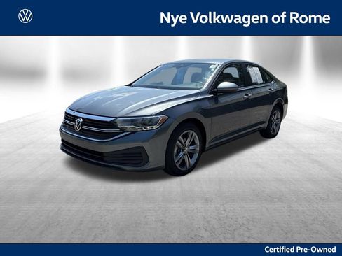Used 2024 Volkswagen Jetta SE FWD image 1