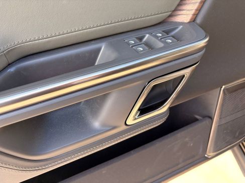 Used 2023 Rivian R1S Adventure image 12