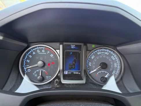 Used 2023 Toyota Tacoma TRD Off-Road w/ Technology Package AWD/4WD image 19