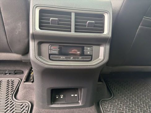 Used 2024 Volkswagen Atlas Peak Edition SEL image 24