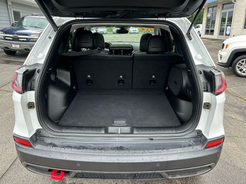 Used 2023 Jeep Cherokee Trailhawk w/ Sun & Sound Group AWD/4WD image 26