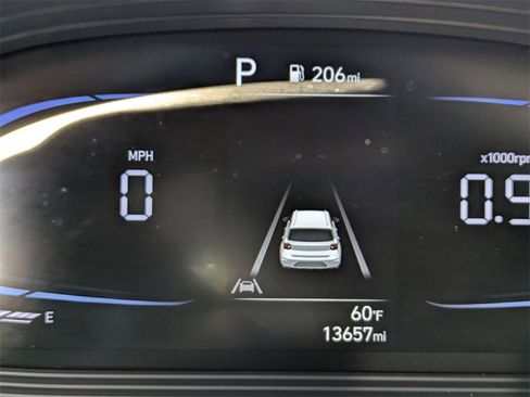 Used 2025 Hyundai Venue SEL image 15