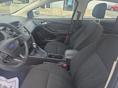 Used 2016 Ford Focus SE image 11