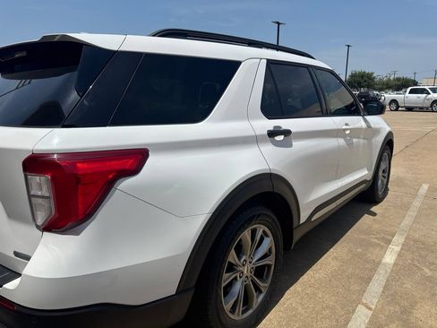 Used 2020 Ford Explorer XLT w/ Equipment Group 202A RWD image 4