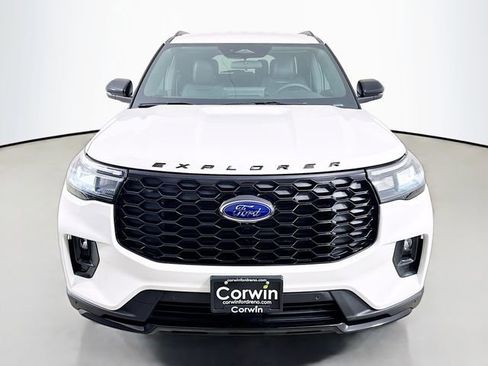 New 2026 Ford Explorer ST-Line image 2