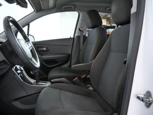 Used 2020 Chevrolet Trax LS w/ Tint and Cruise Package FWD image 17