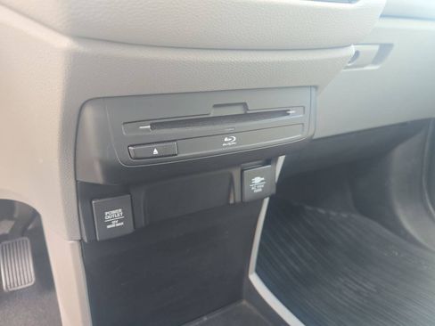 Used 2018 Honda Odyssey Elite image 16