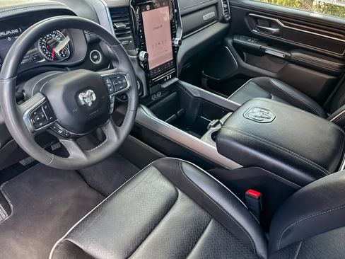 Used 2025 RAM 1500 Laramie AWD/4WD image 9