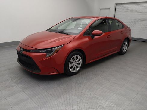 Used 2021 Toyota Corolla LE FWD image 2