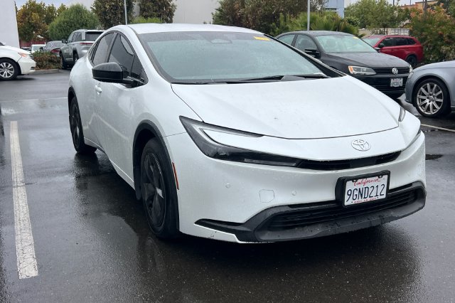 Used 2023 Toyota Prius LE FWD image 5