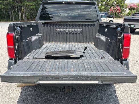 Used 2025 Toyota Tacoma SR5 AWD/4WD image 18