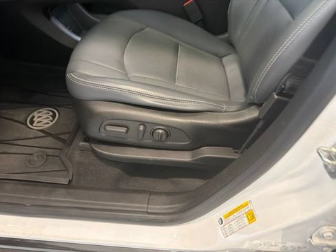 Used 2023 Buick Enclave Essence w/ Experience Buick Package AWD/4WD image 16