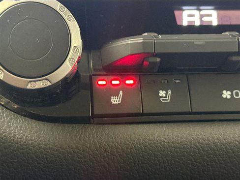 Used 2024 Toyota Tundra Limited image 8