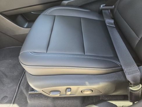 New 2026 Chevrolet Traverse LT w/ Driver Confidence Package FWD image 19