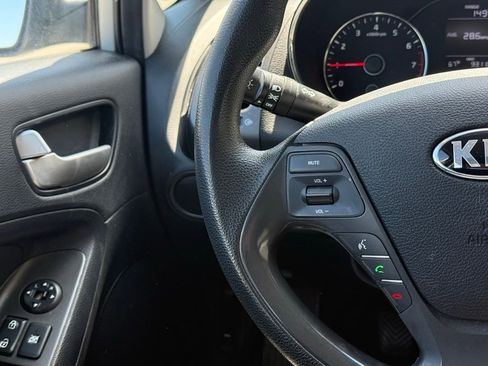 Used 2018 Kia Forte LX FWD image 10