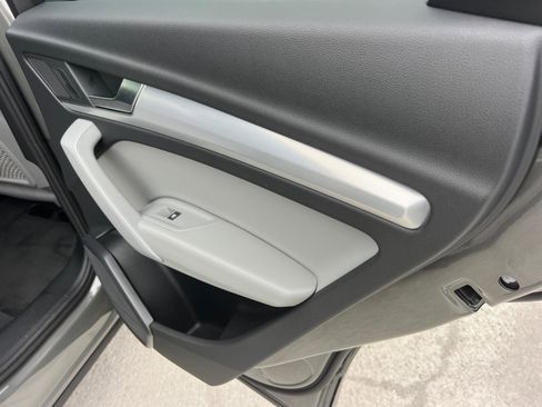 Used 2025 Audi Q5 2.0T Premium image 16