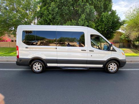 Used 2015 Ford Transit 350 XLT RWD image 4