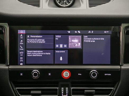 Certified 2026 Porsche Macan AWD/4WD image 17