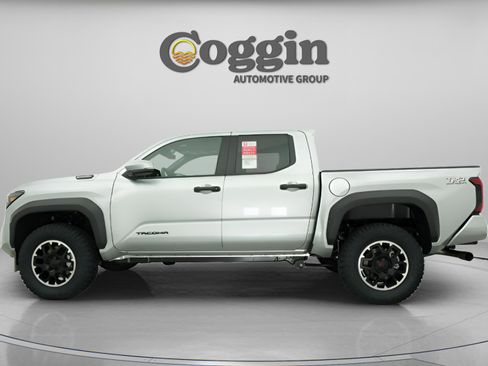 New 2026 Toyota Tacoma TRD Off-Road AWD/4WD image 6