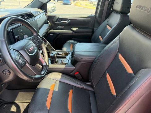 Used 2024 GMC Sierra 1500 AT4 w/ Technology Package AWD/4WD image 31
