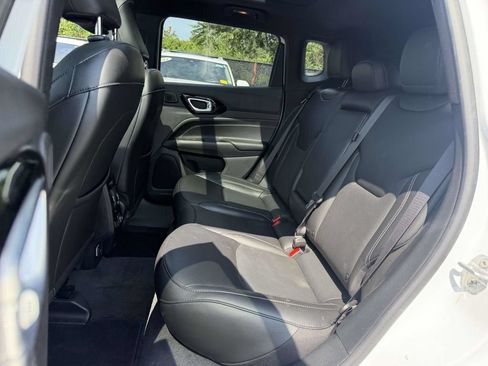 Used 2023 Jeep Compass High Altitude AWD/4WD image 19